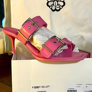 Alexander McQUEEN size 8 Brand New in Box with duster bag Pink!